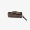 Monedero Dm Lise-Z de piel de becerro con relieve de cocodrilo color chocolate Monedero Dm Lise-Z de piel de becerro con relieve de cocodrilo color chocolate