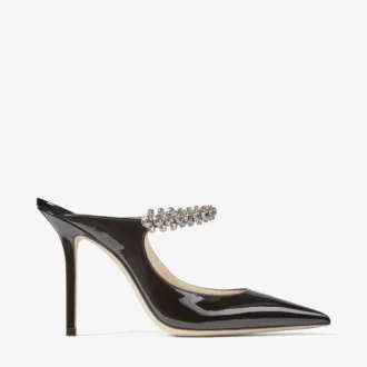 Mules Bing 100 de charol negro con correa de cristales