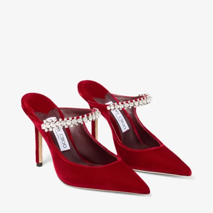 Mules Bing 100 de terciopelo rojo rubí con adornos de cristales Mules Bing 100 de terciopelo rojo rubí con adornos de cristales