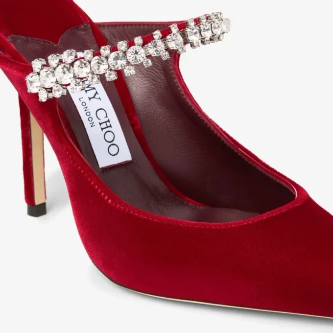 Mules Bing 100 de terciopelo rojo rubí con adornos de cristales Mules Bing 100 de terciopelo rojo rubí con adornos de cristales