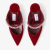 Mules Bing 100 de terciopelo rojo rubí con adornos de cristales Mules Bing 100 de terciopelo rojo rubí con adornos de cristales