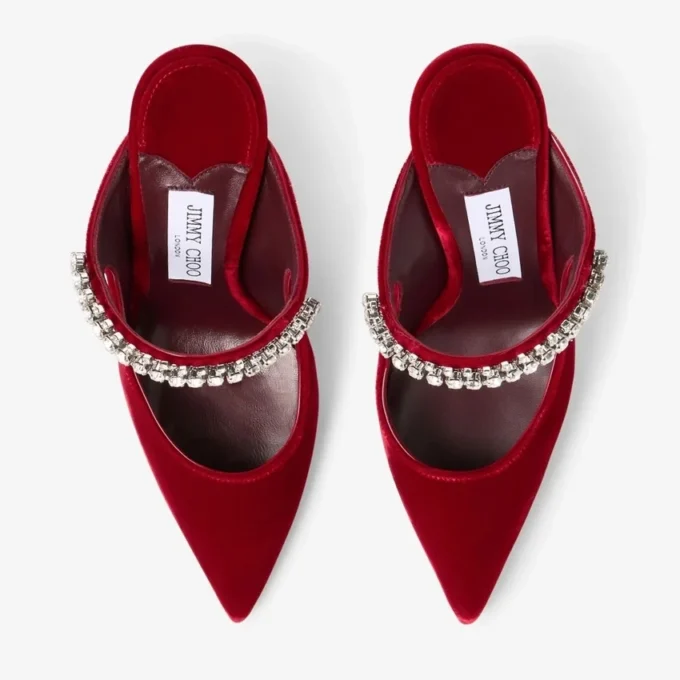 Mules Bing 100 de terciopelo rojo rubí con adornos de cristales Mules Bing 100 de terciopelo rojo rubí con adornos de cristales