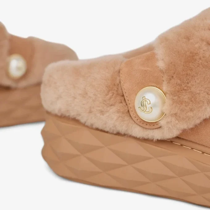 Mules Diamond Maxi F Mules de ante color toffee con piel de oveja