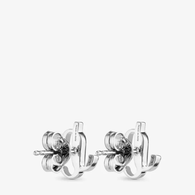 Pendientes mini Jc de metal con acabado plateado Pendientes mini Jc Pendientes mini Jc de metal con acabado plateado Pendientes mini Jc