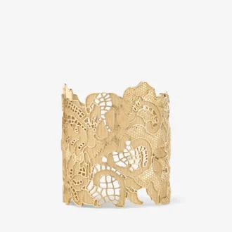 Pulsera tipo brazalete con calados de encaje Pulsera tipo brazalete de metal dorado con encaje Pulsera tipo brazalete con calados de encaje Pulsera tipo brazalete de metal dorado con encaje
