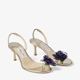 Sandalia de napa metalizada con ramillete de flores
