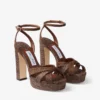 Sandalias de plataforma Kove 120 de rafia fina en color chocolate y marrón claro Sandalias de plataforma Kove 120 de rafia fina en color chocolate y marrón claro