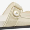 Sandalias Fayence de charol metalizado color champán con perlas
