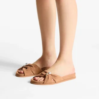 Sandalias planas de ante color toffee Rafi