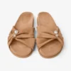 Sandalias planas de ante color toffee Rafi