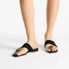 Sandalias planas Emeri Stone en ante negro y verde trébol