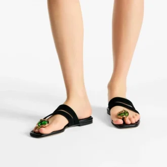 Sandalias planas Emeri Stone en ante negro y verde trébol