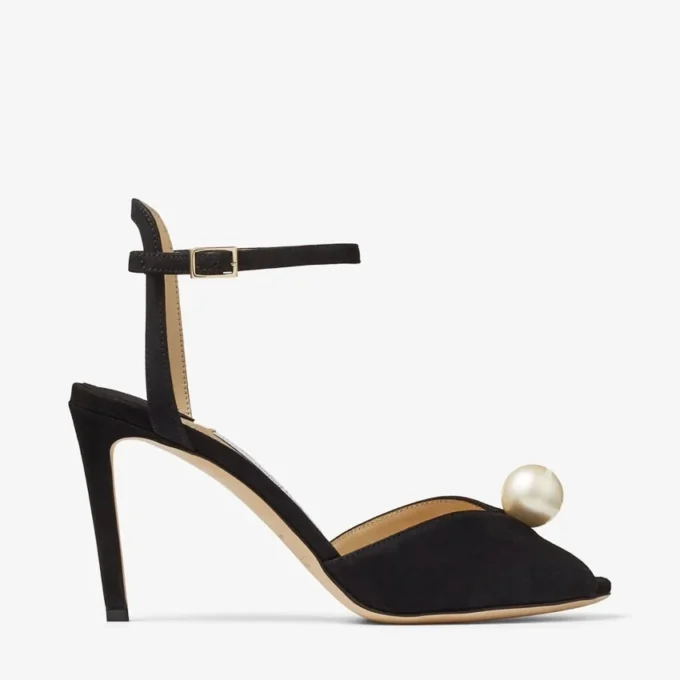 Sandalias Sacora 85 de ante negro con adorno de perlas Sandalias Sacora 85 de ante negro con adorno de perlas