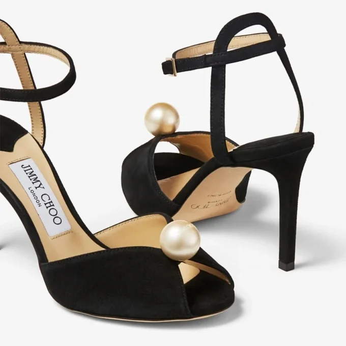 Sandalias Sacora 85 de ante negro con adorno de perlas Sandalias Sacora 85 de ante negro con adorno de perlas