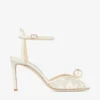 Sandalias Sacora 85 de encaje floral marfil con detalle de perla Sandalias Sacora 85 de encaje floral marfil con detalle de perla
