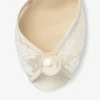 Sandalias Sacora 85 de encaje floral marfil con detalle de perla Sandalias Sacora 85 de encaje floral marfil con detalle de perla