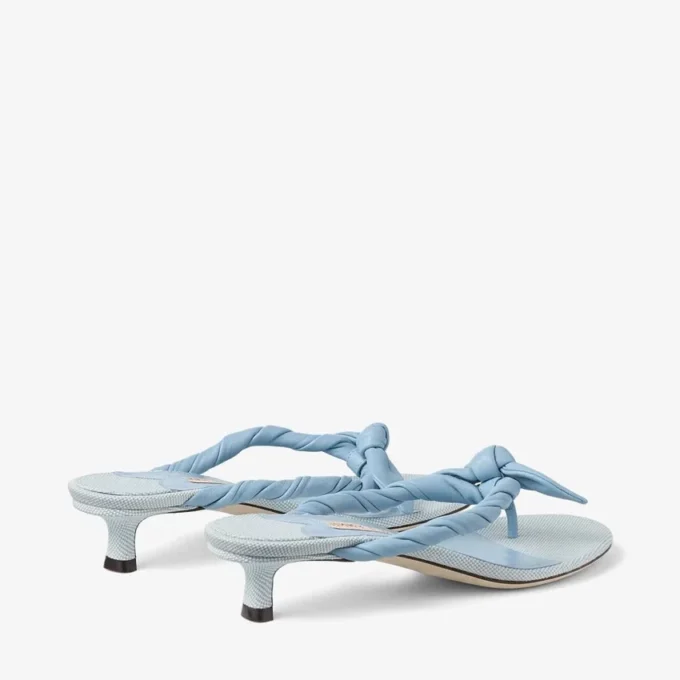 Sandalias tipo mule Liss 35 en azul Riviera, mezcla de piel suave tipo guante y lona moteada, con lazo de piel napa Sandalias tipo mule Liss 35 en azul Riviera, mezcla de piel suave tipo guante y lona moteada, con lazo de piel napa