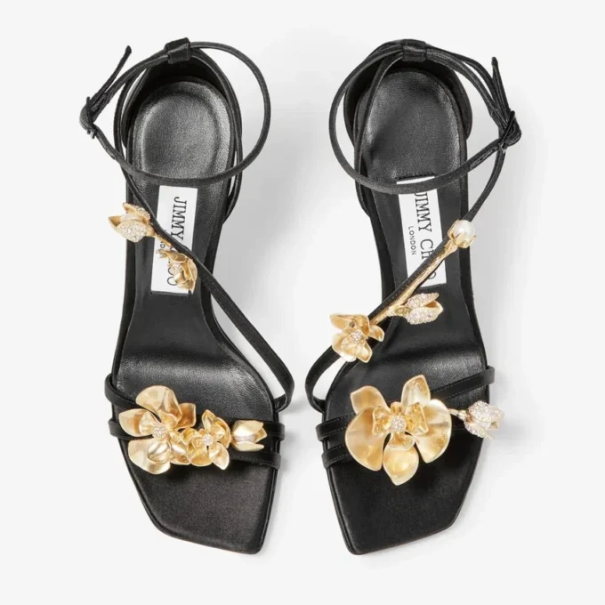 Sandalias Zea 95 de satén negro con flores metálicas Sandalias Zea 95 de satén negro con flores metálicas