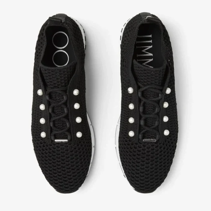 Zapatillas bajas Veles de punto de ganchillo negro con perlas Zapatillas bajas Veles de punto de ganchillo negro con perlas