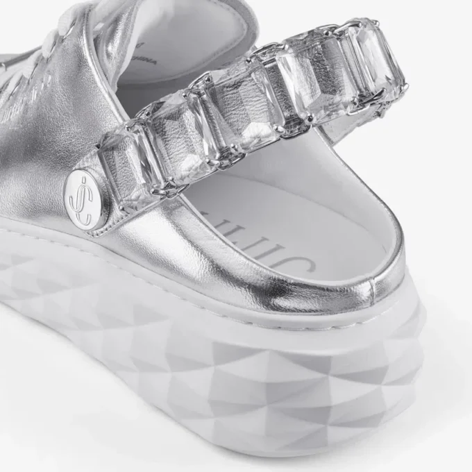 Zapatillas tipo mocasín Diamond Sling de piel metalizada plateada con correa de cristal