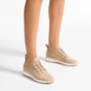 Zapatillas Veles de punto de cachemira melange color chai con botones de perla