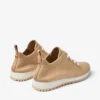 Zapatillas Veles de punto de cachemira melange color chai con botones de perla