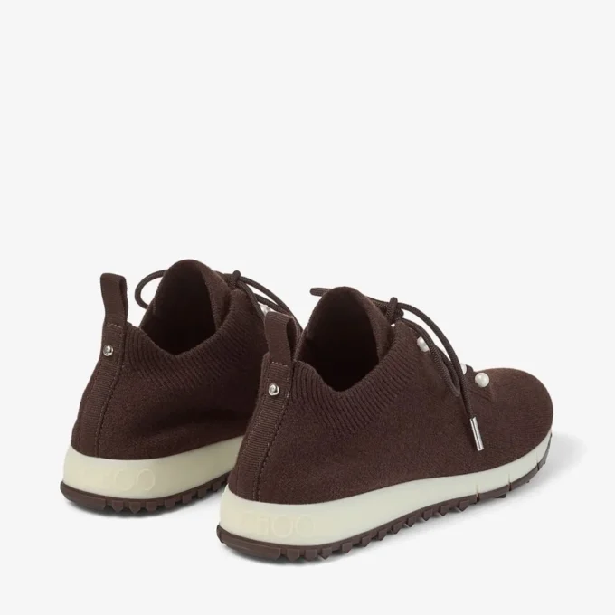 Zapatillas Veles de punto de cachemira melange color chocolate con botones de perlas
