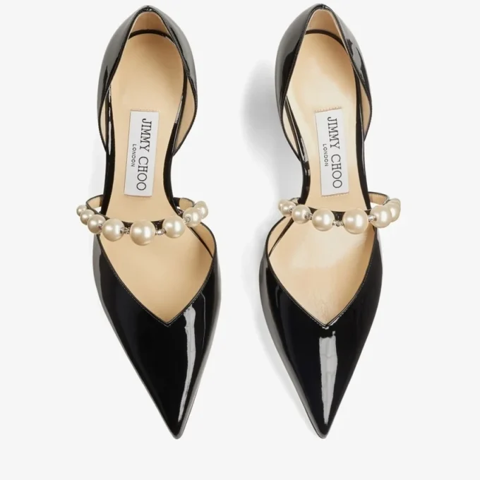 Zapatos de salón Aurelie 65 de charol negro con punta afilada y adornos de perlas Zapatos de salón Aurelie 65 de charol negro con punta afilada y adornos de perlas