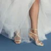 Zapatos de salón Azia 95 de satén marfil con adornos de cristales