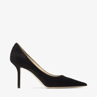 Zapatos de salón de punta afilada Love 85 de ante negro con emblema JC