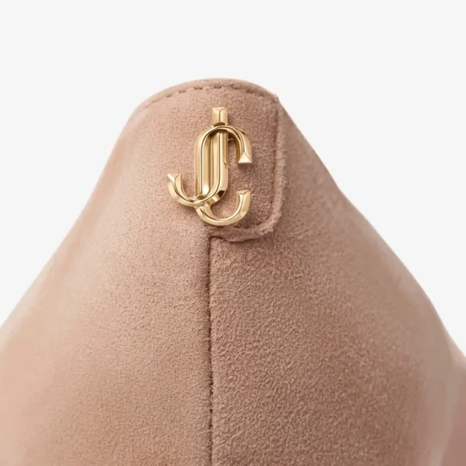 Zapatos de salón de punta afilada Love 85 en ante rosa ballet con el emblema Jc