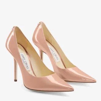 Zapatos de salón de punta en charol rosa ballet con el emblema JC de Love 100