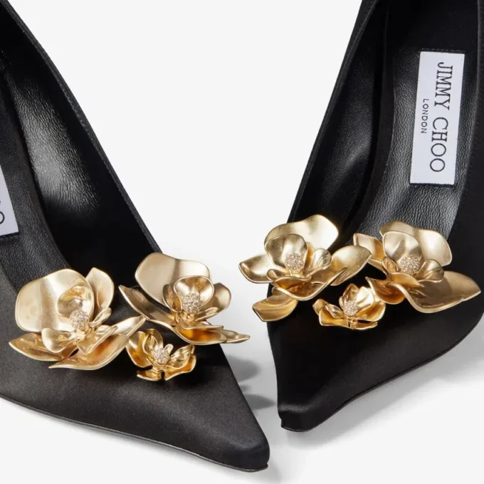 Zapatos de salón Ixia 95 de satén negro con flores Zapatos de salón Ixia 95 de satén negro con flores