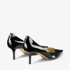 Zapatos de salón Love 65 de charol negro con emblema JC Zapatos de salón Love 65 de charol negro con emblema JC