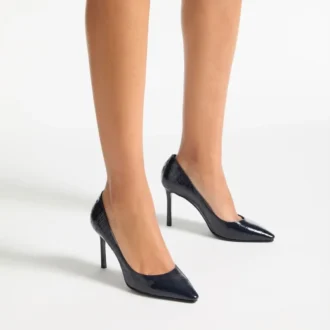Zapatos de salón Romy 85 de piel con relieve de cocodrilo en azul marino