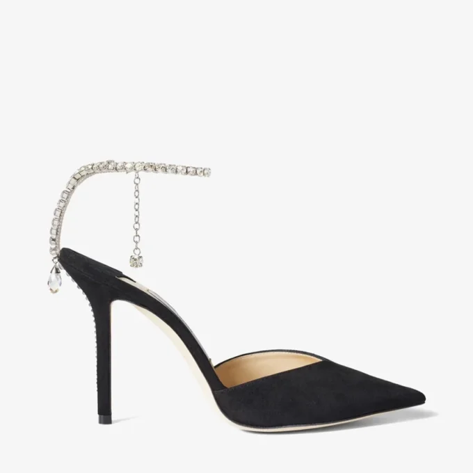 Zapatos de salón Saeda 100 de ante negro con adornos de cristal Zapatos de salón Saeda 100 de ante negro con adornos de cristal