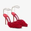 Zapatos de salón Saeda 100 en malla rojo rubí con bordado de pétalos Zapatos de salón Saeda 100 en malla rojo rubí con bordado de pétalos