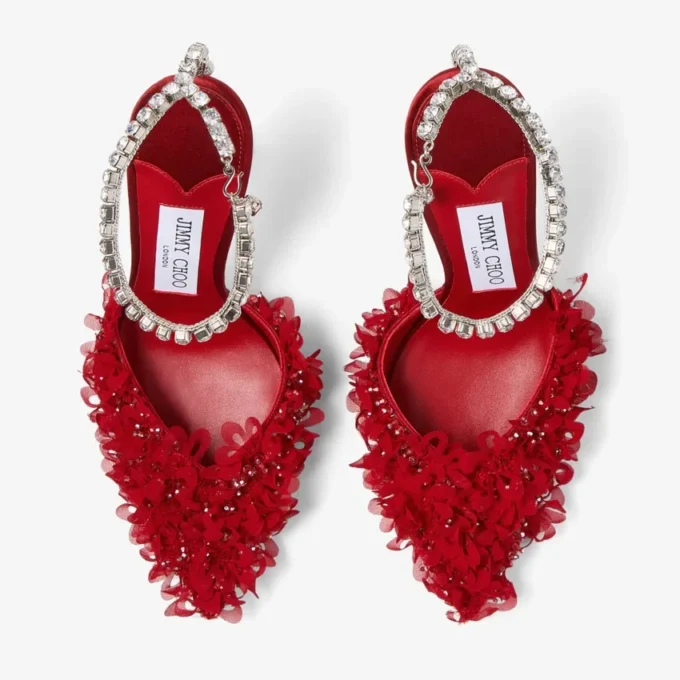 Zapatos de salón Saeda 100 en malla rojo rubí con bordado de pétalos Zapatos de salón Saeda 100 en malla rojo rubí con bordado de pétalos