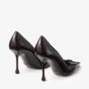 Zapatos de salón Scarlett 95 Sambuco de piel brillante con relieve de cocodrilo Zapatos de salón Scarlett 95 Sambuco de piel brillante con relieve de cocodrilo